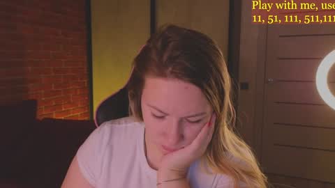 Snapshot of cute_darina chatting on December 20, 1:58 am Everyday stream in the same time online show from December 20, 1:58 am