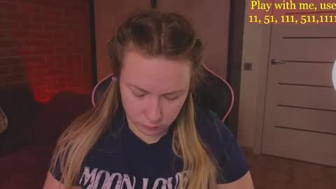 Snapshot of cute_darina chatting on February 21, 1:44 am Everyday stream in the same time online show from February 21, 1:44 am