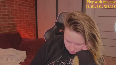 Snapshot of cute_darina chatting on March 2, 1:26 am Everyday stream in the same time online show from March 2, 1:26 am