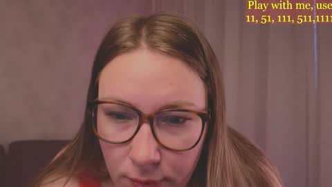 Snapshot of cute_darina chatting on October 3, 1:54 am Everyday stream in the same time online show from October 3, 1:54 am