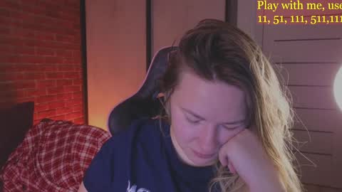 Snapshot of cute_darina chatting on December 27, 1:32 am Everyday stream in the same time online show from December 27, 1:32 am