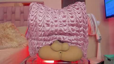 Stacy online show from November 25, 8:31 pm