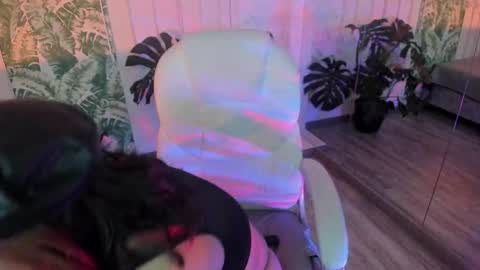 Sofa  online show from December 2, 9:06 pm