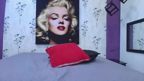 Snapshot of cute_laira chatting on October 19, 1:02 pm Laira online show from October 19, 1:02 pm