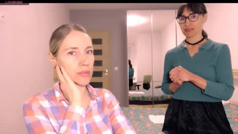 cute_lion_ online show from February 8, 4:33 pm