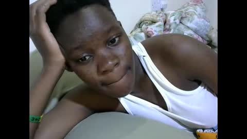Snapshot of cute_marion chatting on October 16, 9:01 am cute_marion online show from October 16, 9:01 am