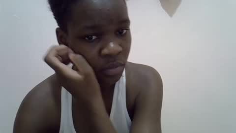 Snapshot of cute_marion chatting on February 12, 7:34 am cute_marion online show from February 12, 7:34 am