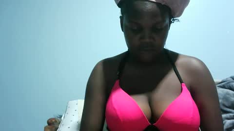 Snapshot of cute_roxie chatting on February 23, 8:28 pm cute_roxie online show from February 23, 8:28 pm