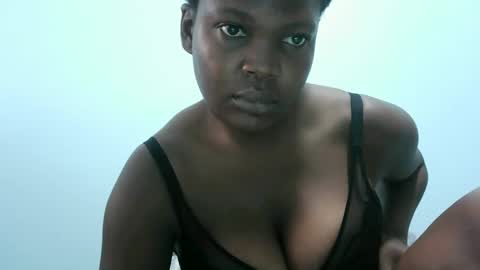 Snapshot of cute_roxie chatting on January 20, 8:52 am cute_roxie online show from January 20, 8:52 am