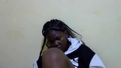 Snapshot of cute_roxie chatting on December 6, 5:00 pm cute_roxie online show from December 6, 5:00 pm