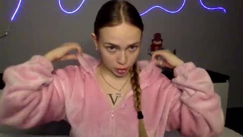 cute_shy06 online show from January 8, 7:29 pm