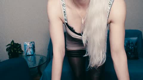 cute_smile_shy online show from January 30, 8:31 pm