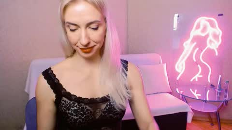 cute_smile_shy online show from November 22, 10:23 pm