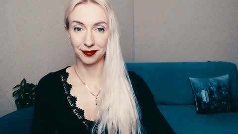 cute_smile_shy online show from January 23, 8:24 pm