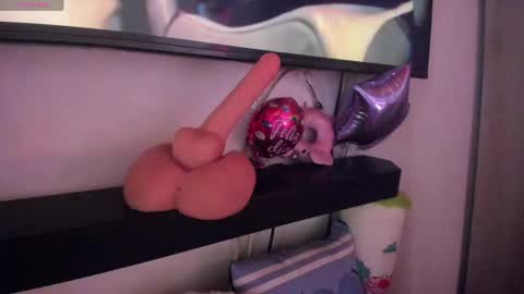 katalinda montt online show from April 18, 7:58 pm