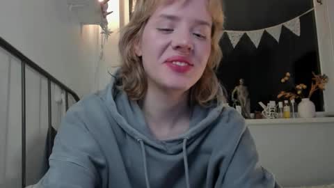 Amy online show from January 17, 5:42 pm