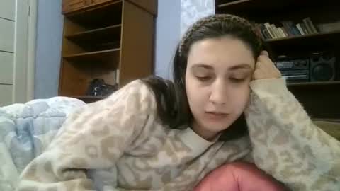 cutekattie online show from December 17, 6:39 am