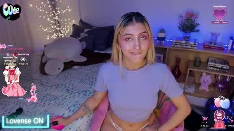 cuteweed420 online show from March 23, 11:22 pm