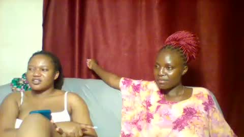 cutey_lunar online show from February 4, 11:49 pm