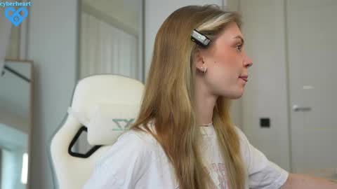 EMILY online show from February 8, 8:09 am