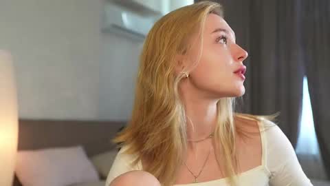 EMILY online show from October 20, 1:14 pm