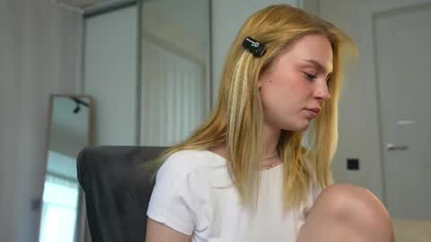 EMILY online show from September 16, 11:40 am