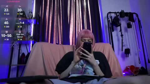 Snapshot of cyberxgoddess_ chatting on February 15, 8:11 am Lily Goddess online show from February 15, 8:11 am