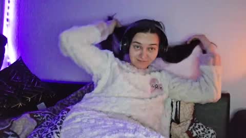 Cyndee Winter online show from December 18, 10:46 pm