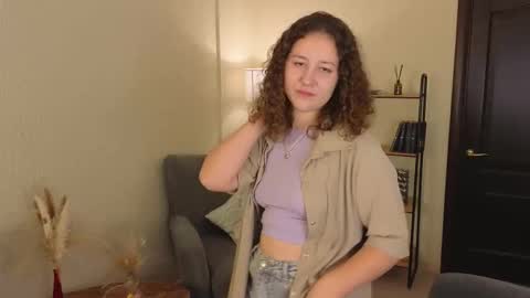 Snapshot of cynthia_myers chatting on October 18, 1:47 pm Lola online show from October 18, 1:47 pm