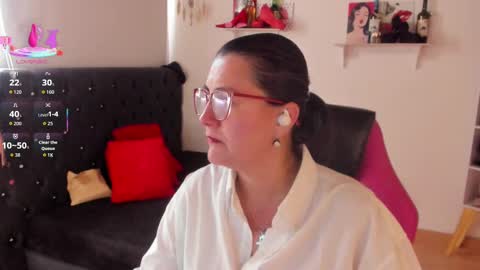 Mia  online show from September 22, 1:31 pm