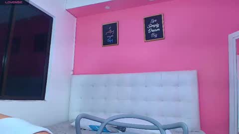 Snapshot of daddyissuesss_ chatting on February 17, 7:23 pm JAZMIN online show from February 17, 7:23 pm