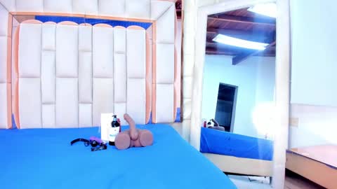 Dafnee online show from October 1, 11:59 am