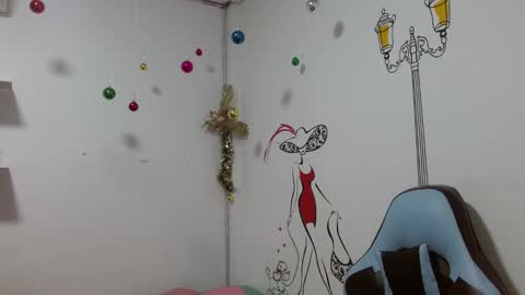 Snapshot of dafnnee_ross chatting on December 17, 12:22 pm DAFNNE online show from December 17, 12:22 pm