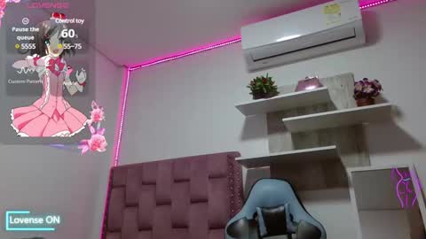Snapshot of dafnnee_ross chatting on February 6, 12:04 pm DAFNNE online show from February 6, 12:04 pm