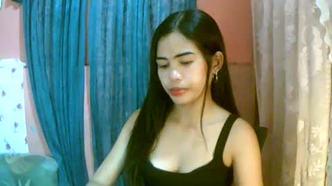 Im Dahlia online show from March 30, 11:32 am