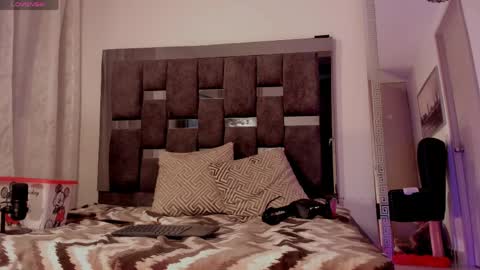  D A I L A  online show from April 21, 1:42 am