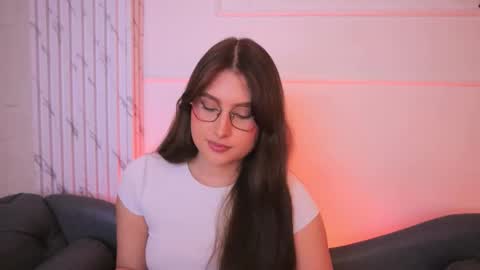 Lauren            online show from December 19, 3:54 am