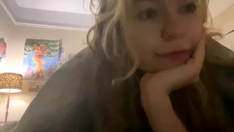 Snapshot of daisybaby699 chatting on January 10, 4:33 am DaisyB3 online show from January 10, 4:33 am