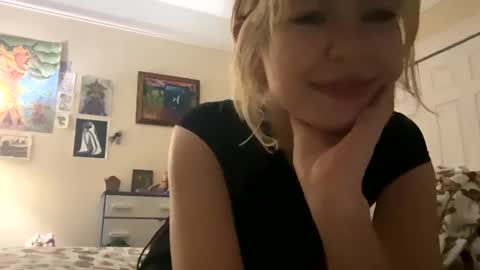 Snapshot of daisybaby699 chatting on January 12, 8:46 am DaisyB3 online show from January 12, 8:46 am