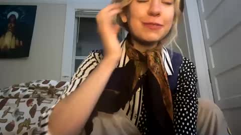 Snapshot of daisybaby699 chatting on January 8, 2:35 am DaisyB3 online show from January 8, 2:35 am