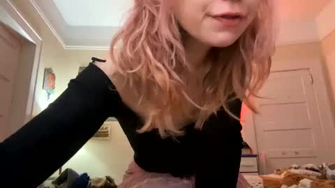 Snapshot of daisybaby699 chatting on February 5, 9:18 pm DaisyB3 online show from February 5, 9:18 pm