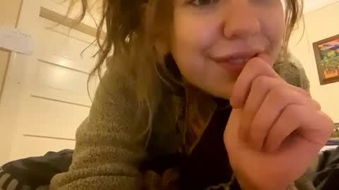 Snapshot of daisybaby699 chatting on February 17, 8:41 am DaisyB3 online show from February 17, 8:41 am