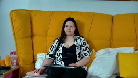 DaisyHarts online show from June 23, 5:00 pm