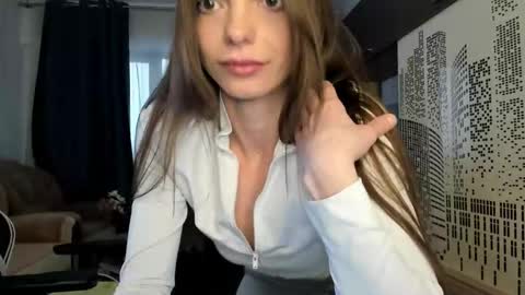 Beatrice online show from December 15, 11:04 am