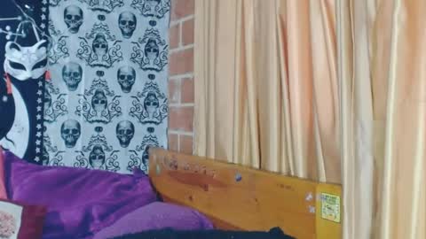    --  -- help me reach 100 hands up  online show from February 13, 11:15 pm