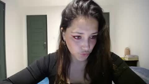 IG  dakotasofiaa online show from March 26, 12:57 am