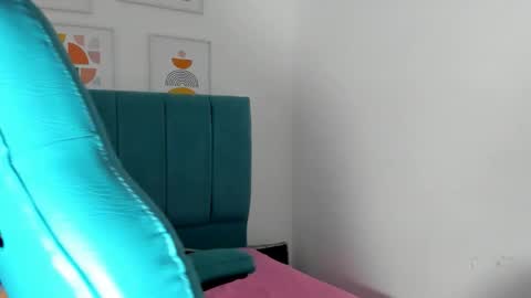 DAKOTA online show from November 28, 3:09 am