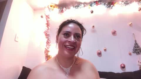 Dakotaagray online show from December 14, 11:43 pm