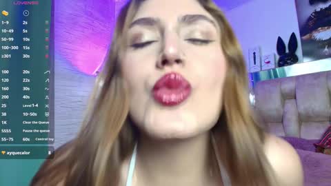 dakotarobbins_ online show from November 18, 8:21 pm