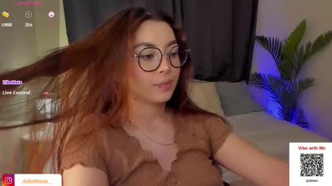 Snapshot of dakottaa__ chatting on February 19, 11:04 pm dakottaa__ online show from February 19, 11:04 pm